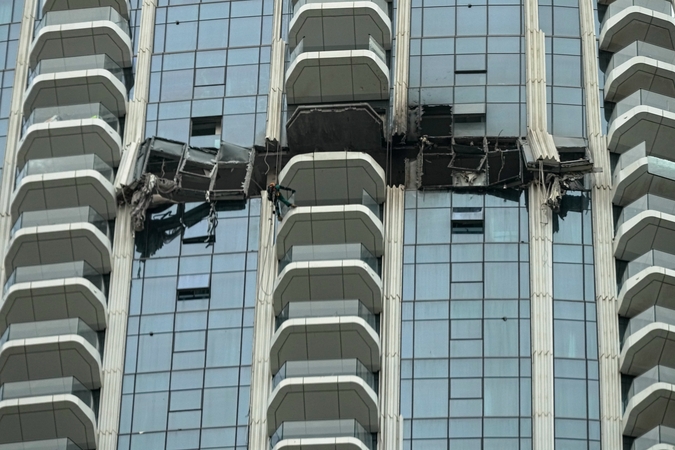Dubajaus centre – sprogimai ir dūmai