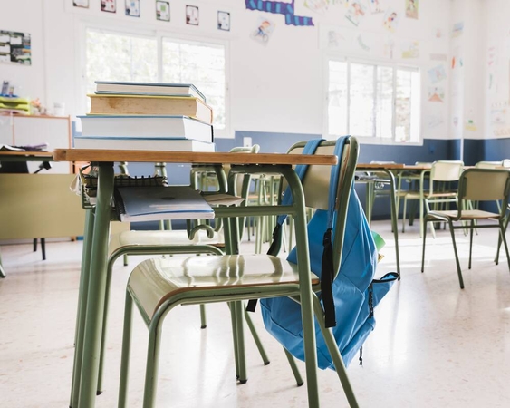 Mokytojas seksualiai priekabiavo prie moksleivių, tačiau bausmės išvengė