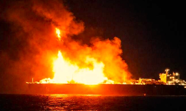 Faktas: Rusijos tanklaivis „Arctic Metagaz“ Viduržemio jūroje užsidegė anksti ryte, kovo 3 d., tačiau esą iš jo nebuvo gauta jokių nelaimės signalų.