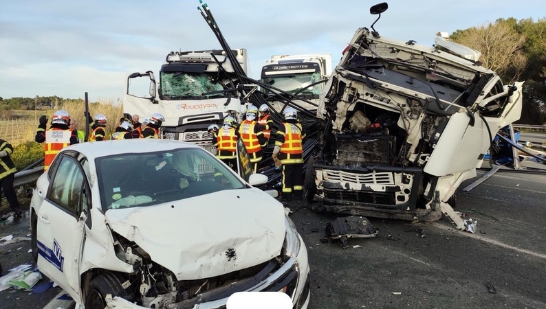 Gaideliams: tarp sunkinančių aplinkybių – vadinamasis motorinis rodeo, pavojingas, chuliganiškas demonstracinis vairavimas.