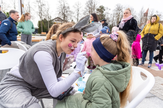 Laisvalaikis: į velykinių tradicijų edukacijas itin aktyviai įsitraukia vaikai.