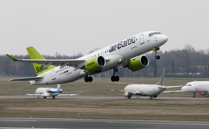 „Air Baltic“ pradėjo skrydžius į Kauną, siūlo ir jungiamuosius per Rygą
