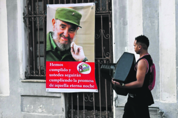 Atomazga: F. Castro pradėtos komunizmo statybos Kuboje baigiasi šalies ekonomikos kolapsu.