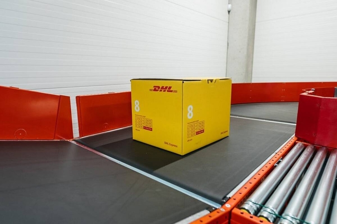 BBC: užsidegančias siuntas per DHL ir DPD siuntęs kaltinamasis neigia dalyvavęs sabotaže