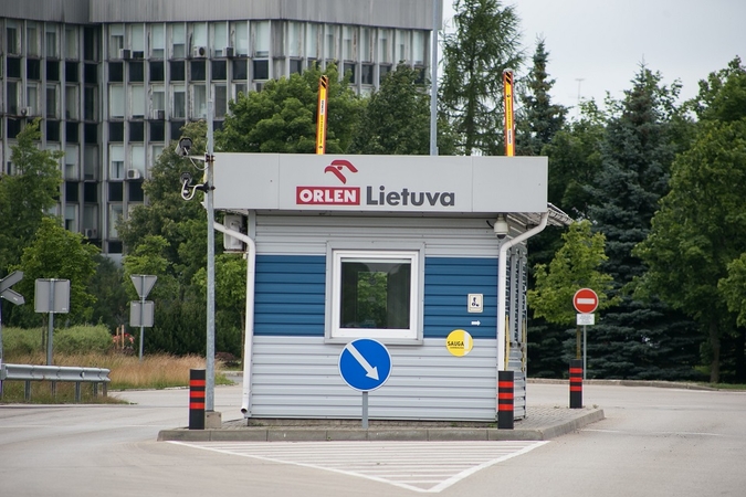 „Orlen Lietuva“ įpareigota nedelsiant į rinką paleisti 80 tūkst. tonų degalų iš rezervo