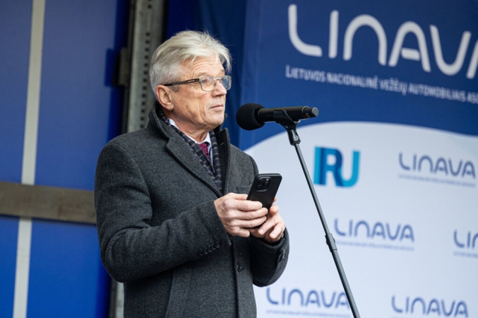 „Linava“: vežėjai jau gali mokėti mokesčius už stovėjimą, tačiau prognozuoti, kada jie grįš, sunku 
