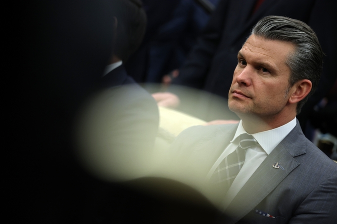 Hegsethas: Pentagonas tiria ataką prieš mergaičių mokyklą Irane