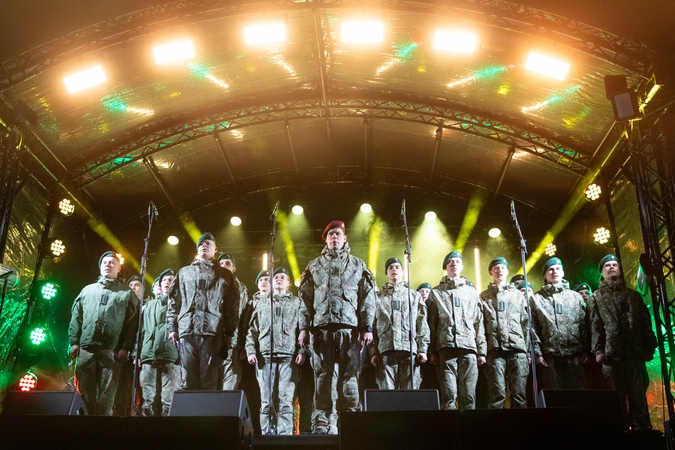 Nepriklausomybės laužai ant istorinio Stalo kalno Vilniuje