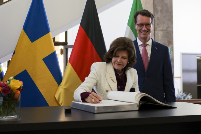 Švedijos karalienė Silvija atvyko vizito į Diuseldorfą, kur kadaise lankė vidurinę mokyklą
