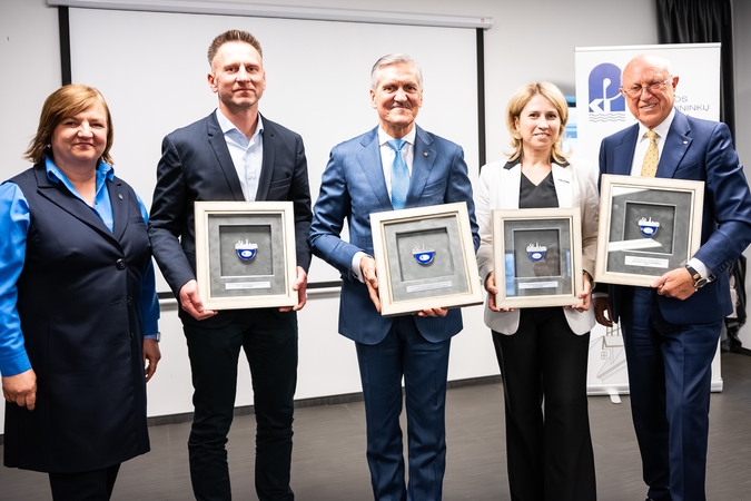  Iš kairės: Jolanta Girdvainė, Darius Bartkėnas, Rimantas Juška,  Jurgita Šilinskaitė-Venslovienė, Aloyzas Kuzmarskis