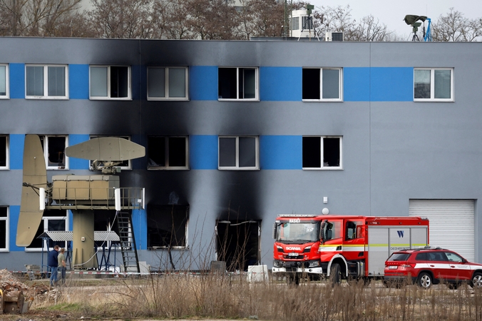 Čekija tiria gaisrą ginklų gamykloje kaip galimą teroristinį išpuolį 