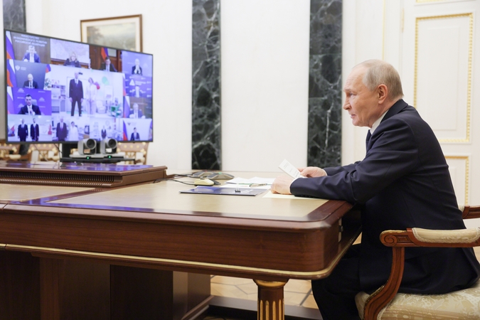 Vladimiras Putinas: už „teroristinio“ išpuolio prieš Rusijos dujų tanklaivį stovi Ukraina
