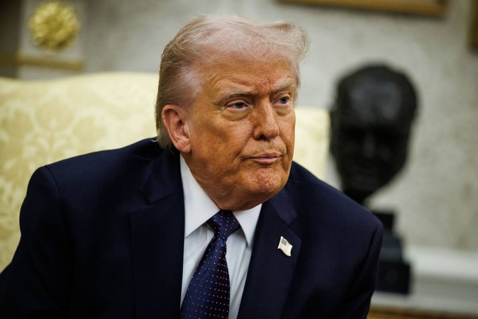 Trumpas sako atidedąs smūgius Irano elektrinėms iki balandžio 6 d., nes derybos vyksta labai gerai