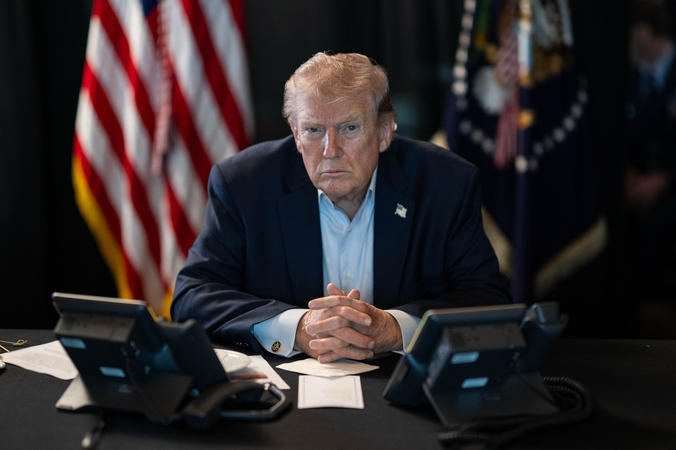 Donaldas Trumpas reikalauja dalyvauti renkant naują Irano lyderį