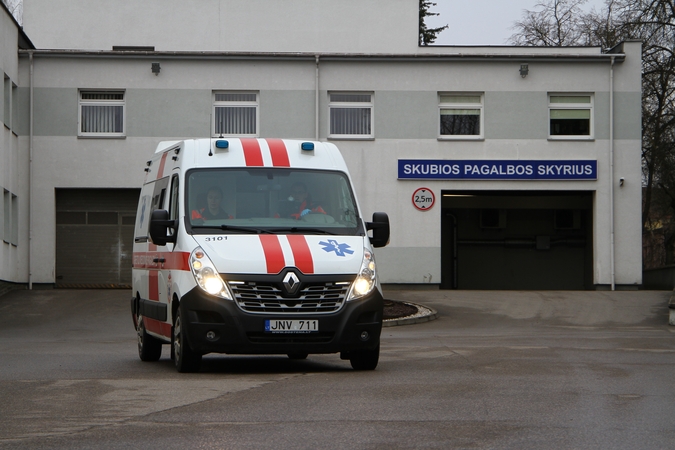 Ginklo pagrobimas baigėsi nelaime – vyras pats juo susižalojo