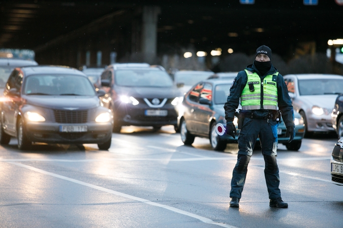„Tiksinti bomba“: judriame prospekte girtas vairuotojas sukėlė masinę avariją