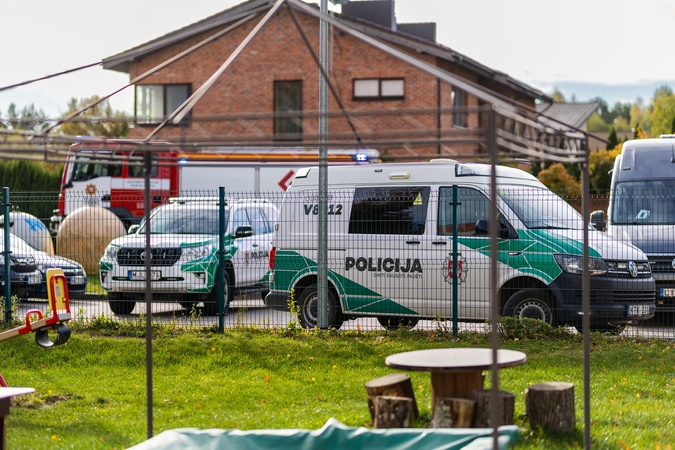 Mažojo išdykėlio gelbėjimo operacija baigėsi sėkmingai: į vieną Kauno vaikų darželį lėkė ugniagesiai
