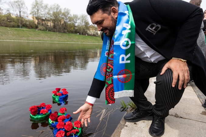 Minint Tarptautinę romų dieną Vilniaus televizijos bokšte bus iškelta romų vėliava