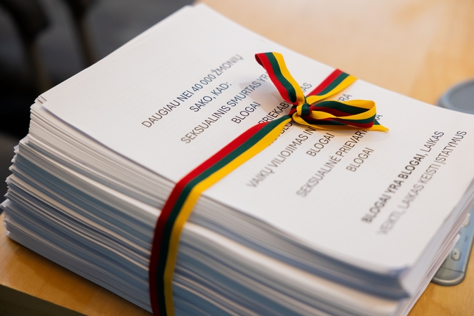 Siekiant pažaboti seksualinius nusikaltimus, Seimui teikiamas pluoštas Baudžiamojo kodekso pataisų