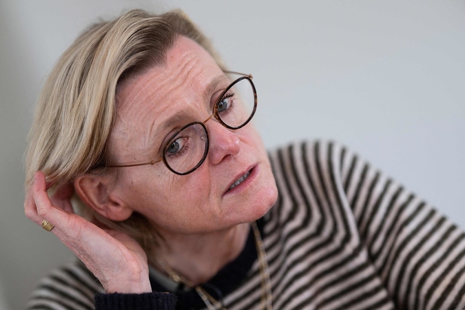 Reakcija: V. Hegge teigimu, kad būtų išvengta grimzdimo vis giliau, labai svarbu susirgus kuo anksčiau kreiptis pagalbos, tačiau tai galima padaryti tik su jus supančių žmonių pagalba.