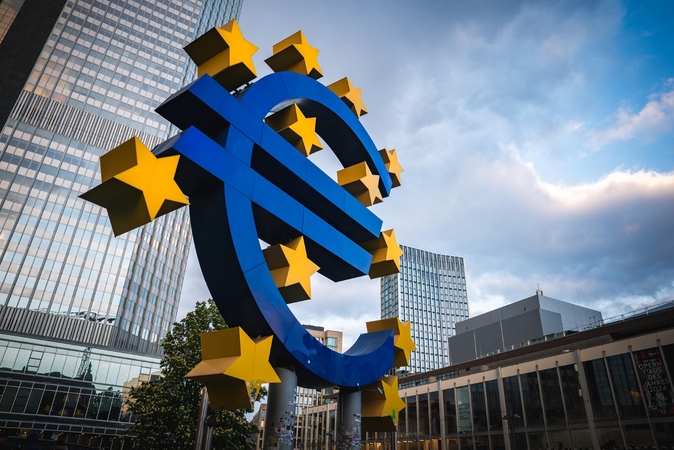 Pamokos: A. Izgorodino įsitikinimu, pandemijos metu ECB padarė klaidą, kad pernelyg lėtai didino bazines palūkanas, o dabar padarytų dar vieną klaidą, jei didinti palūkanas pradėtų tik dėl to, kad kyla infliacija.