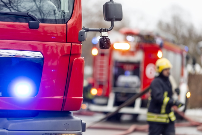 Įgriuvęs namas sukėlė pavojų – kliudyti dujų vamzdžiai