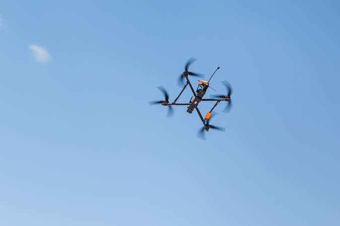 Per savaitę – penki incidentai, kai asmenys draudžiamose zonose valdė dronus