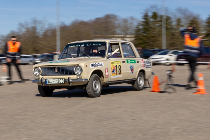 Automobilių slalomas