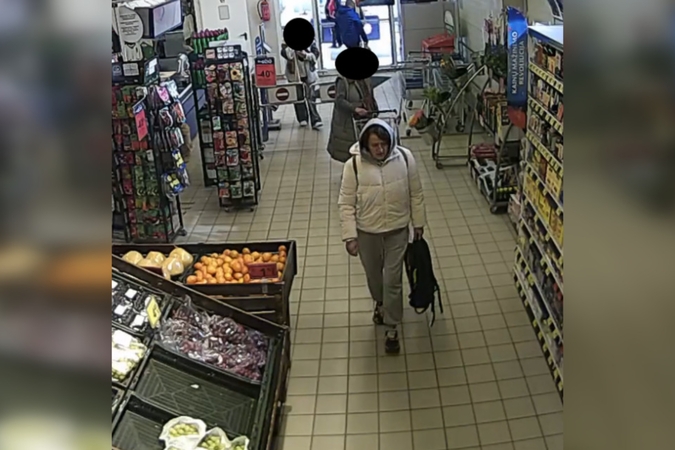 Gal atpažįstate šią moterį? Iš parduotuvės išėjo nesusimokėjusi