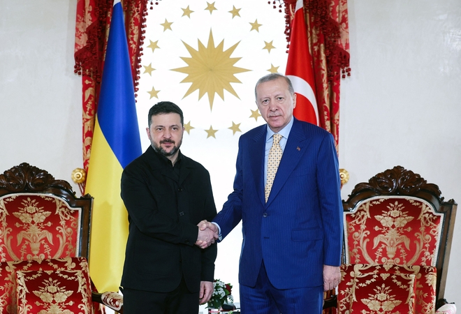 Volodymyras Zelenskis (kairėje) ir Recepas Tayyipas Erdoganas