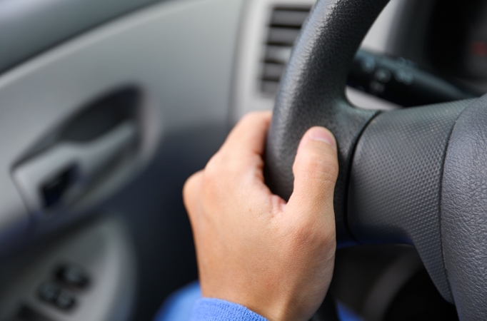 Į pastatą Šilainiuose įvažiavo automobilis