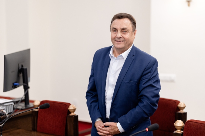 Glaustai: Gražulis išteisintas dėl LGBTQ asmenų niekinimo, areštuotas Palucko nekilnojamasis turtas