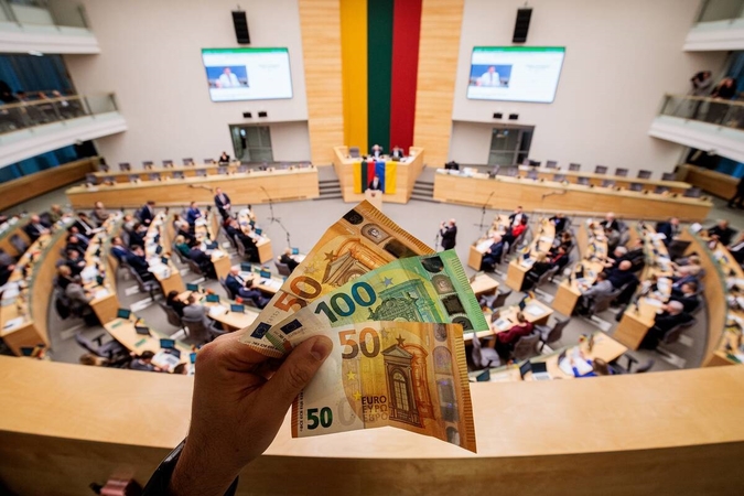 Viceministras: 2027-ųjų valstybės biudžete yra mažai erdvės kelti NPD ir mažinti pajamas
