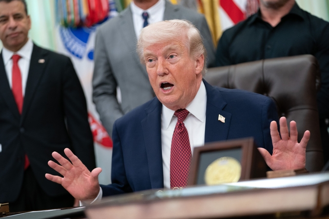Tvyrant abejonėms dėl derybų, Trumpas teigia, kad Iranas pažeidė paliaubas