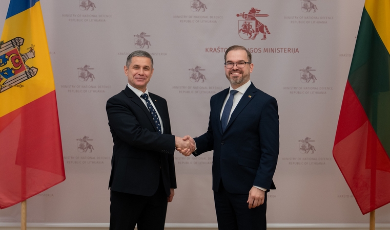 Su Moldovos gynybos ministru susitikęs Robertas Kaunas: plėtosime ryšius kibernetinėje srityje