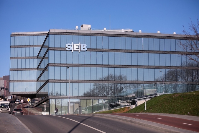 SEB banko Lietuvoje pelnas šiemet sumenko 