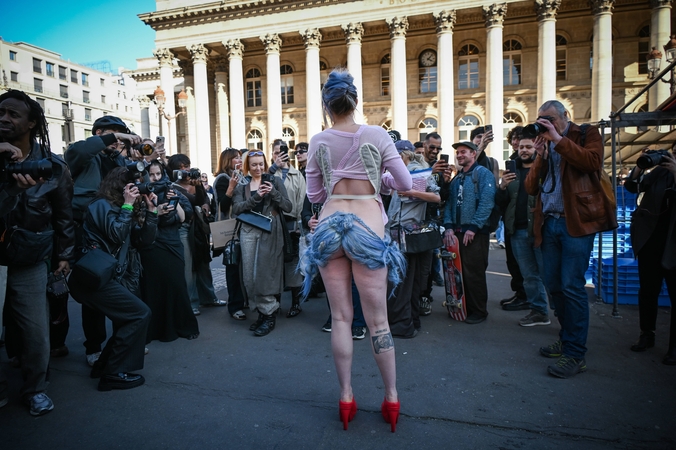 Pamąstymai apie mados pozicijas lietuviškoje socialinėje darbotvarkėje