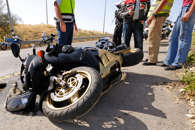 Trūkumai: susidėvėję amortizatoriai – sumažėjęs motociklo stabilumas ir manevringumas.
