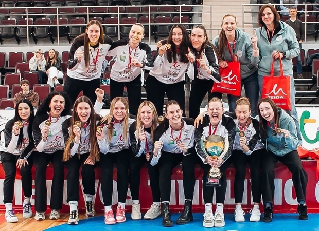 Triumfas: „Kauno-VDU“ tinklininkės šį sezoną iškovojo Lietuvos čempionato ir Baltijos lygos aukso medalius.