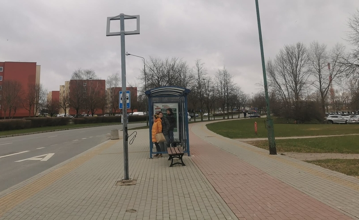 Pokyčiai: Pasažo stotelėje – informacinio autobusų grafiko ekrano įrengimo darbai.