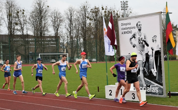 Startai: A. Mikėno sportinio ėjimo varžybose jėgas išmėgina ir olimpiečiai, ir lengvosios atletikos mėgėjai.
