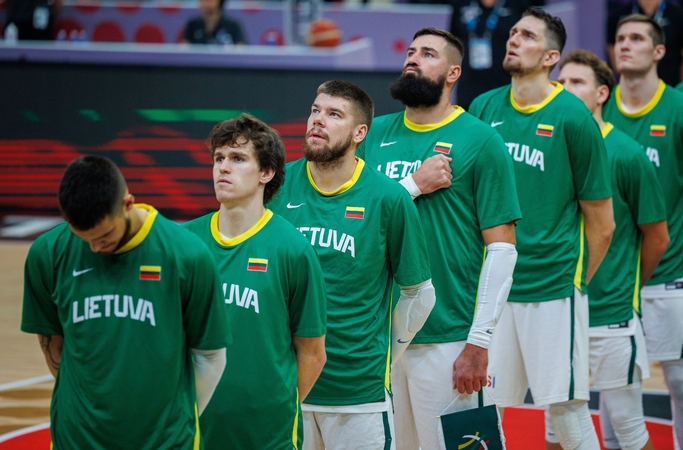 Lūkesčiai: tikimasi, kad lemiamoms atrankos į pasaulio čempionatą kovoms pavyks suburti pajėgiausią Lietuvos krepšininkų rinktinę.