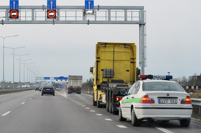 Taminskas: darbo grupė pasiūlys, kaip kontroliuoti vilkikų eismą