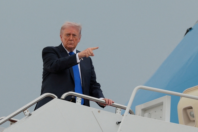Donaldas Trumpas sako, kad Irano derybininkai gali skambinti JAV bet kada