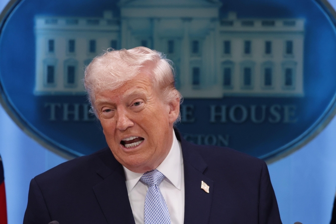 Donaldas Trumpas: Iranas neturi jokių kortų, išskyrus Hormuzo sąsiaurio kontrolę