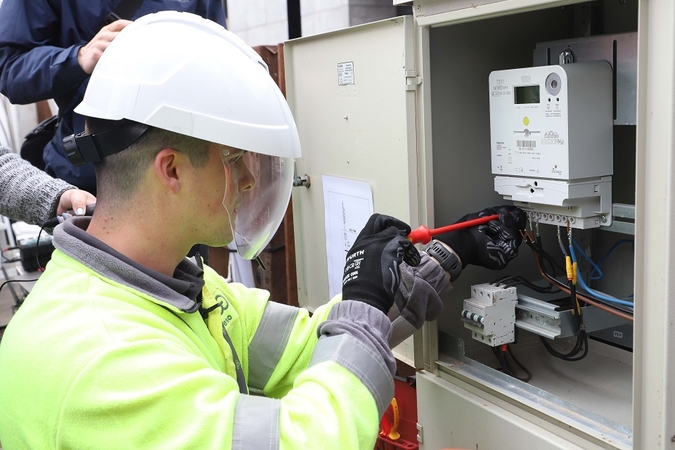 VERT suderino naują įkainį už elektros energijos apskaitos prietaiso keitimą į išmanųjį