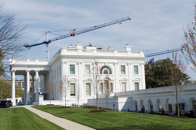 JAV teisėjas sustabdė Trumpo Baltųjų rūmų pokylių salės statybas