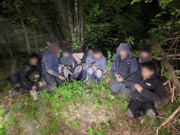 Pasieniečiai apgręžė 38 migrantus, į Lietuvą iš Baltarusijos patekusius požeminiu urvu