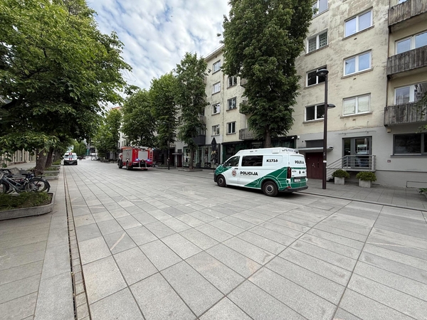 Į Daukanto gatvę dėl dujų kvapo atskubėjo policija, ugniagesiai ir medikai