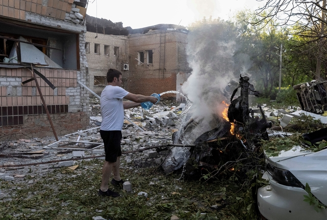 Rusai Chersone raketomis apšaudė žaidimų aikštelę: žuvo žmogus, sužeista mama ir dvi jos dukros